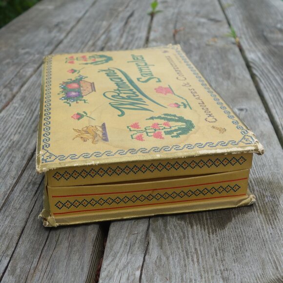 Vintage Whitman's Sampler Chocolates & Confections Empty Box - Picture 3 of 11